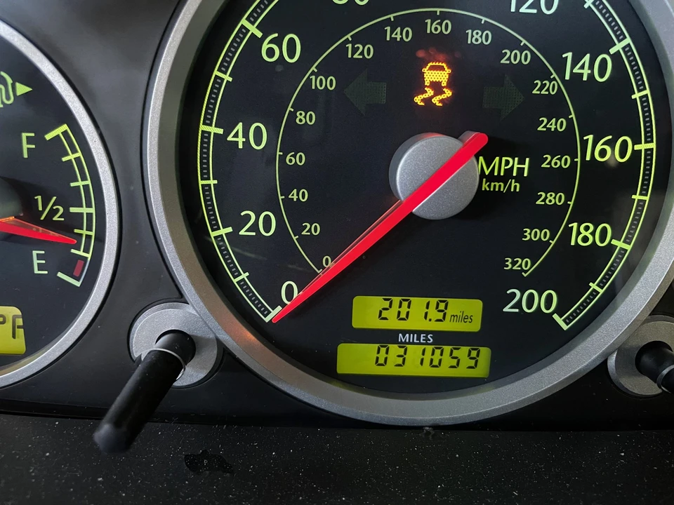 2005 Chrysler Crossfire - Image 30 of 31