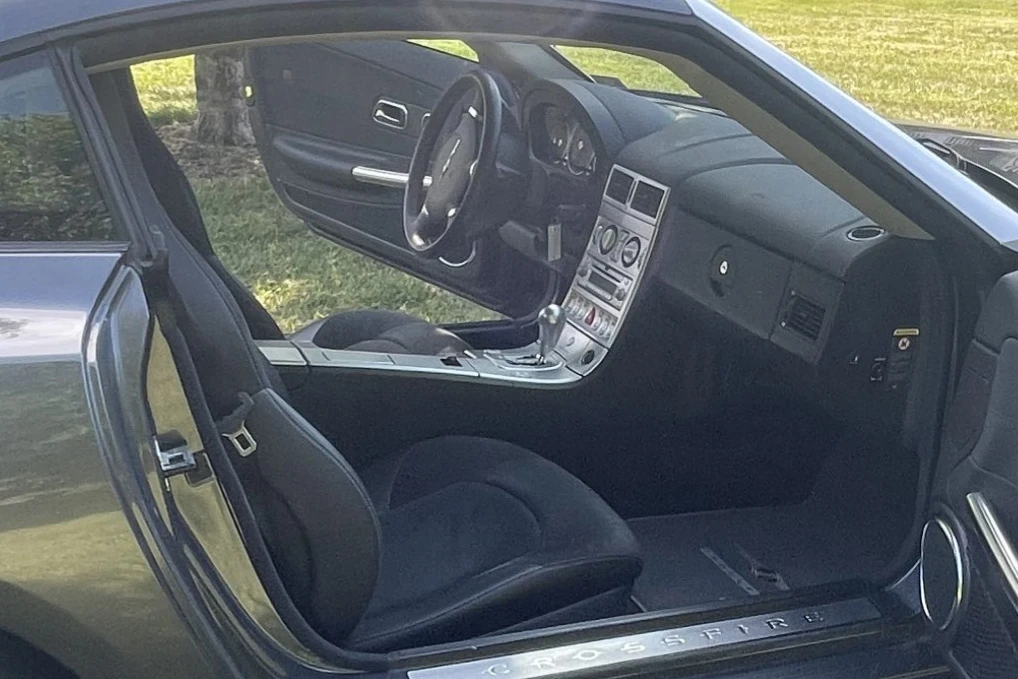 2005 Chrysler Crossfire - Image 29 of 31
