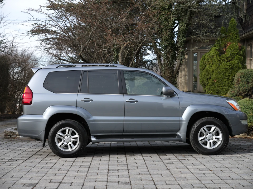 2005 Lexus GX 1st Gen - Image 9 of 31