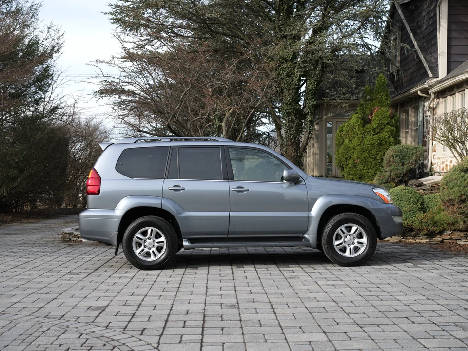 2005 Lexus GX 1st Gen - Image 8 of 31