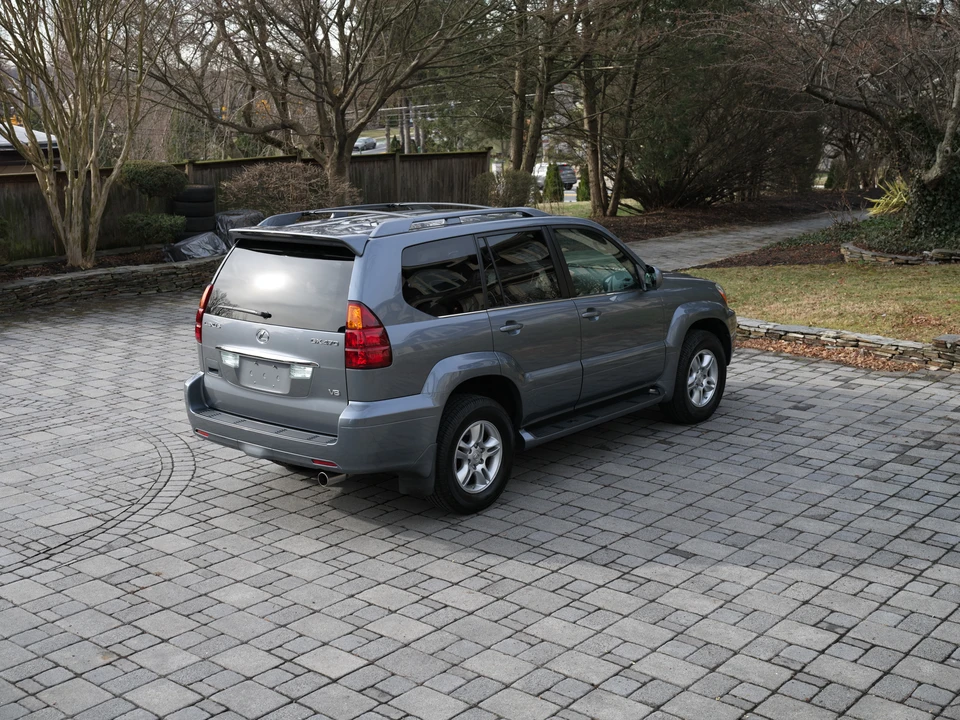 2005 Lexus GX 1st Gen - Image 11 of 31