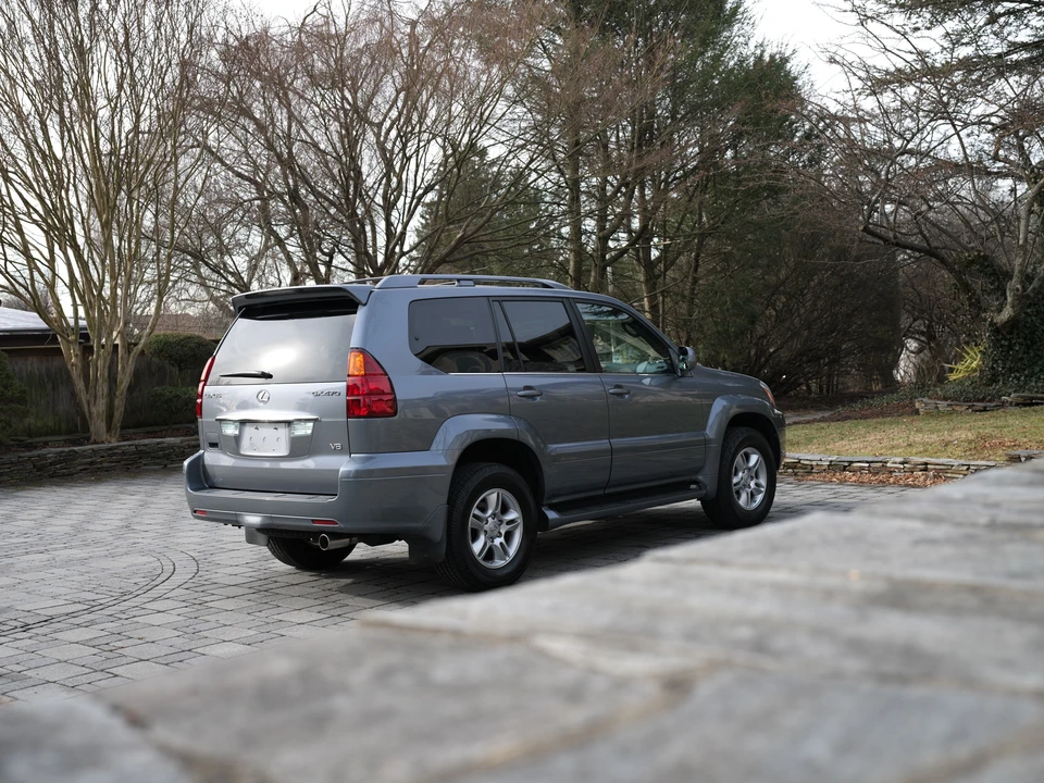 2005 Lexus GX 1st Gen - Image 10 of 31