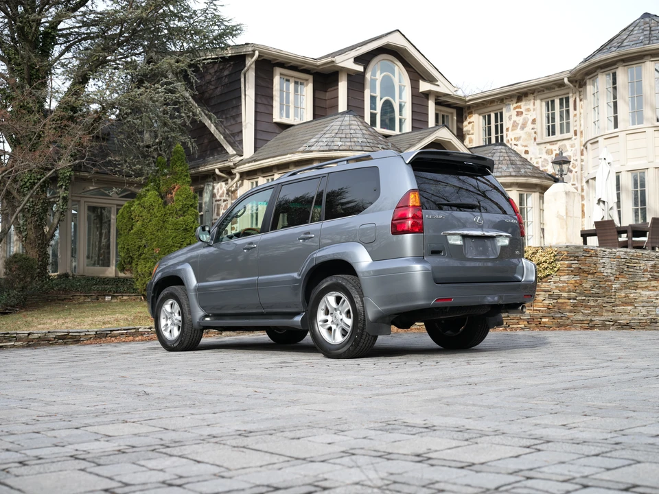 2005 Lexus GX 1st Gen - Image 19 of 31