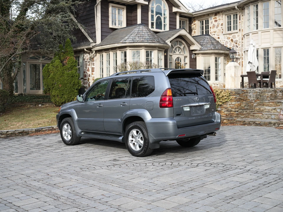 2005 Lexus GX 1st Gen - Image 18 of 31