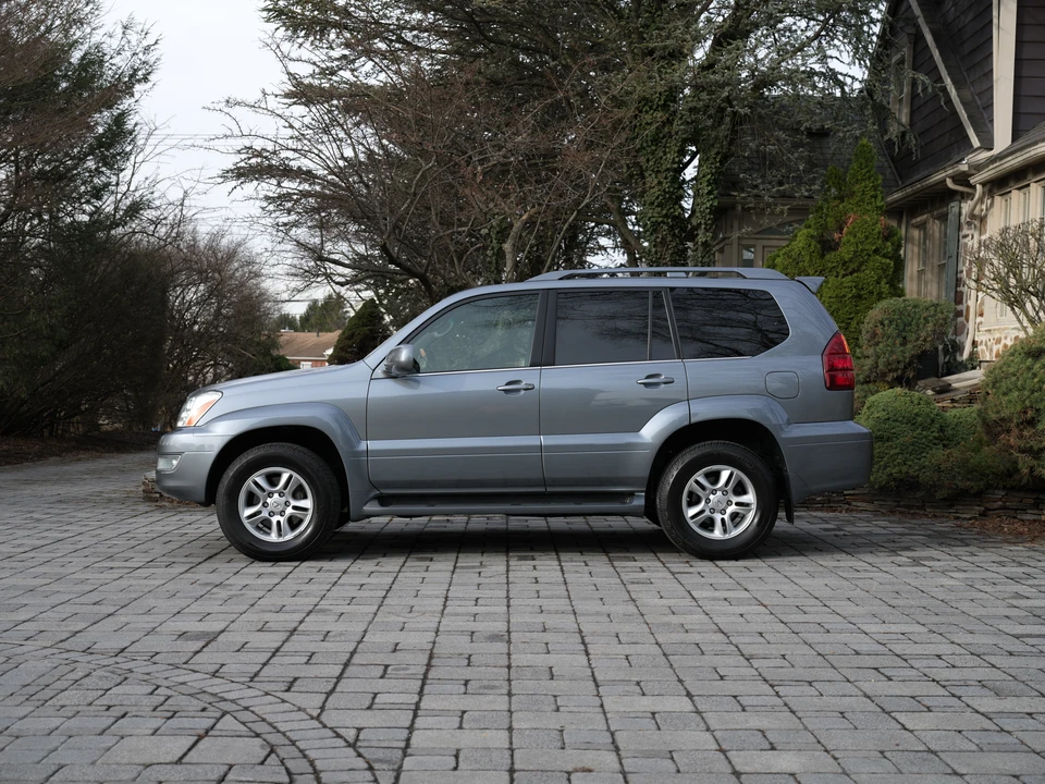 2005 Lexus GX 1st Gen - Image 24 of 31
