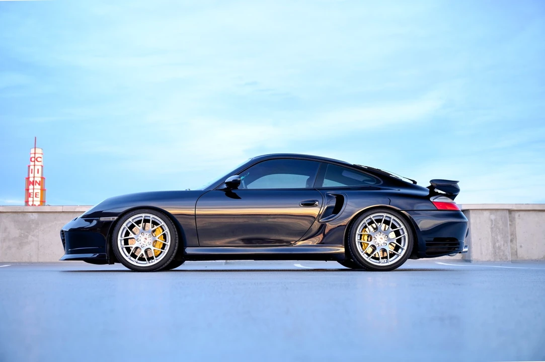 2005 Porsche 996 Turbo - Image 12 of 31