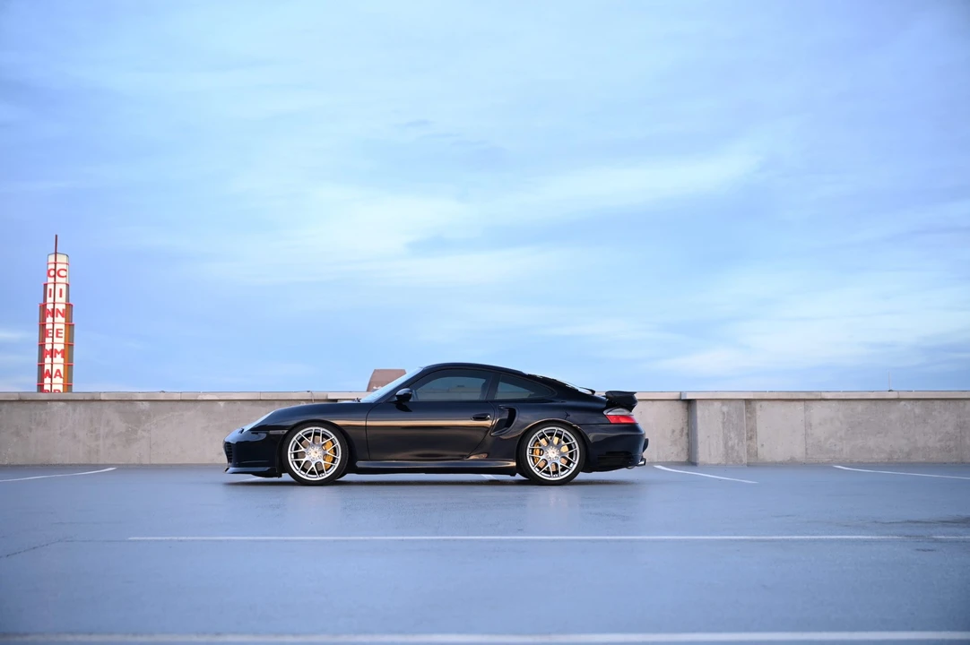 2005 Porsche 996 Turbo - Image 14 of 31