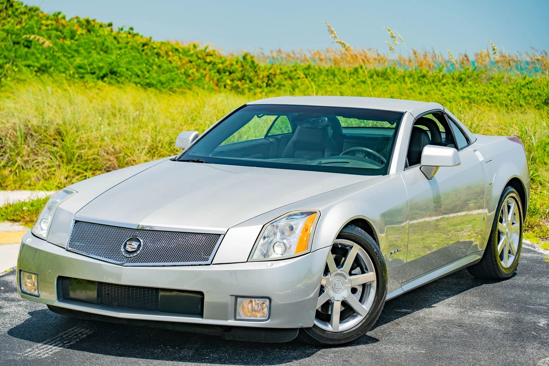 2006 Cadillac XLR - Image 2 of 31