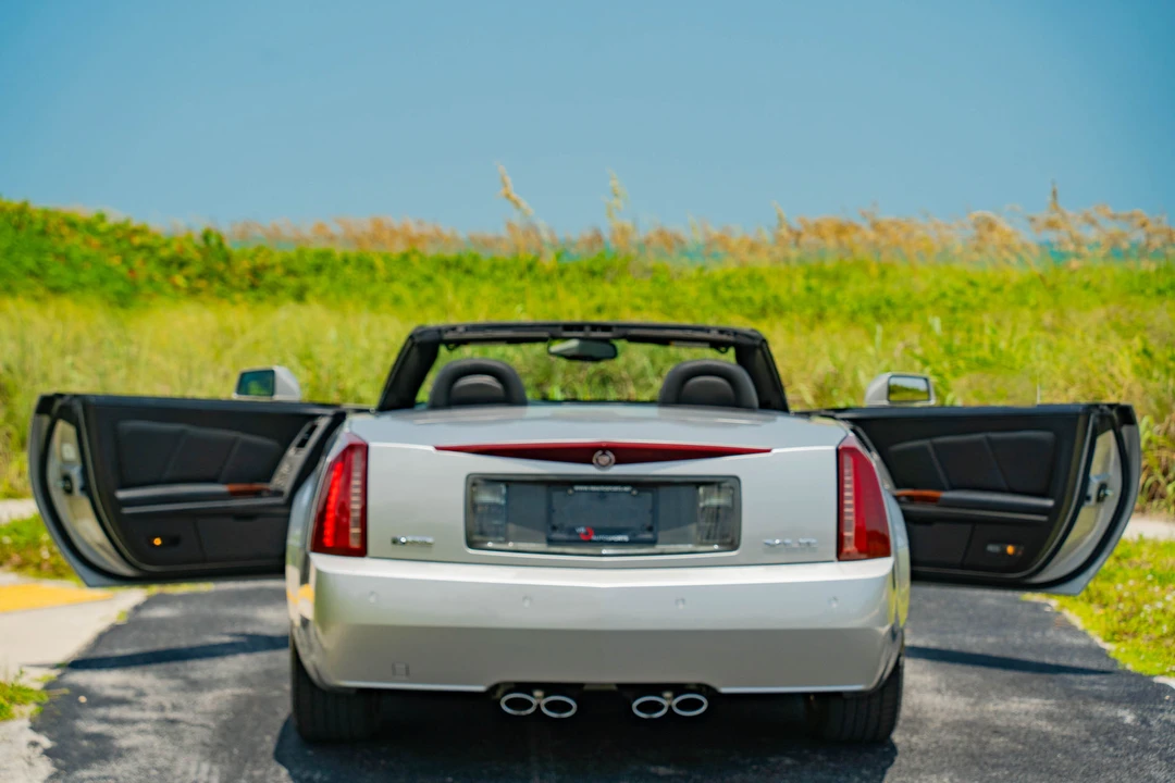 2006 Cadillac XLR - Image 29 of 31