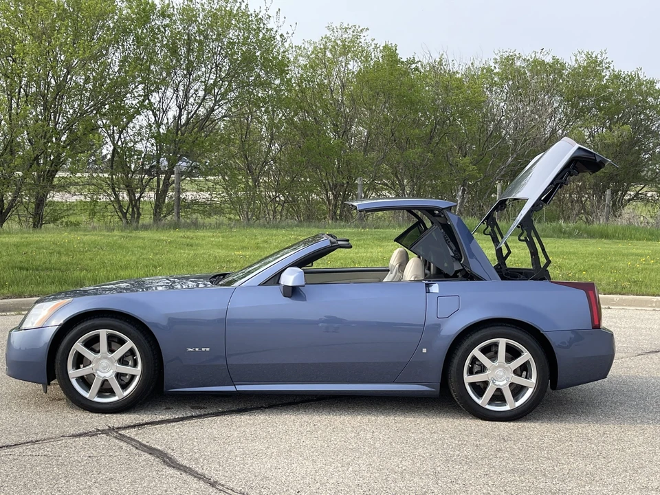 2006 Cadillac XLR - Image 12 of 31