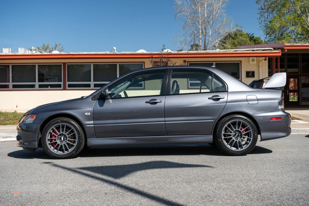 2006 Mitsubishi Lancer Evolution IX 8th Gen - Image 2 of 31