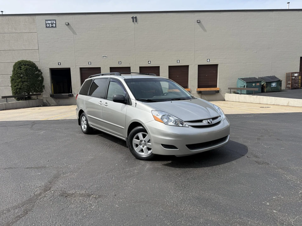 2007 Toyota Sienna 2nd Gen - Image 3 of 31