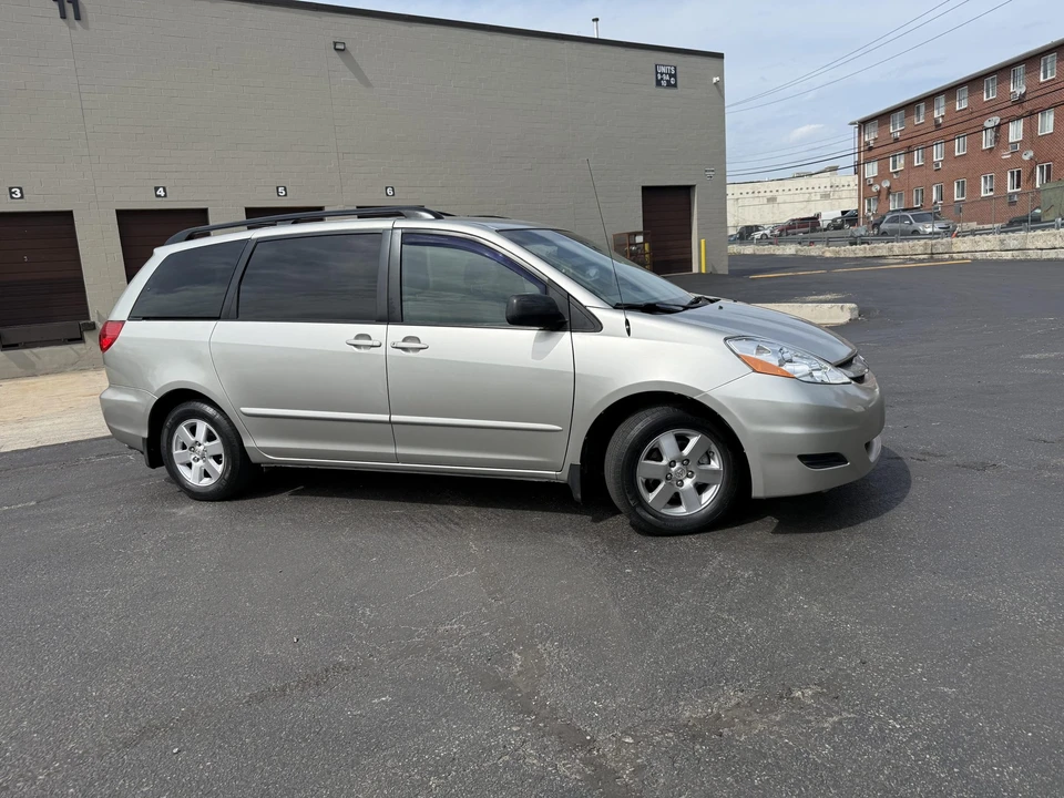 2007 Toyota Sienna 2nd Gen - Image 6 of 31