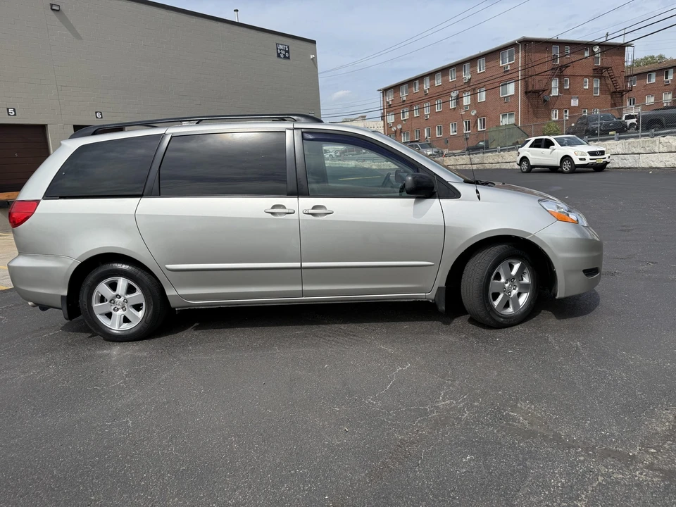 2007 Toyota Sienna 2nd Gen - Image 8 of 31