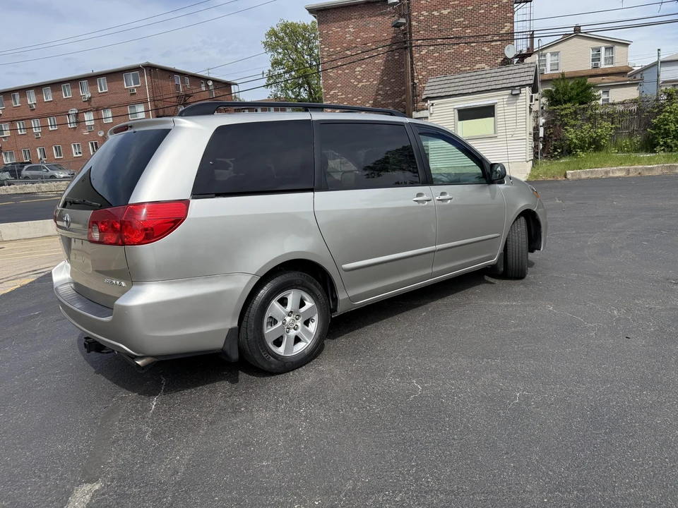 2007 Toyota Sienna 2nd Gen - Image 12 of 31