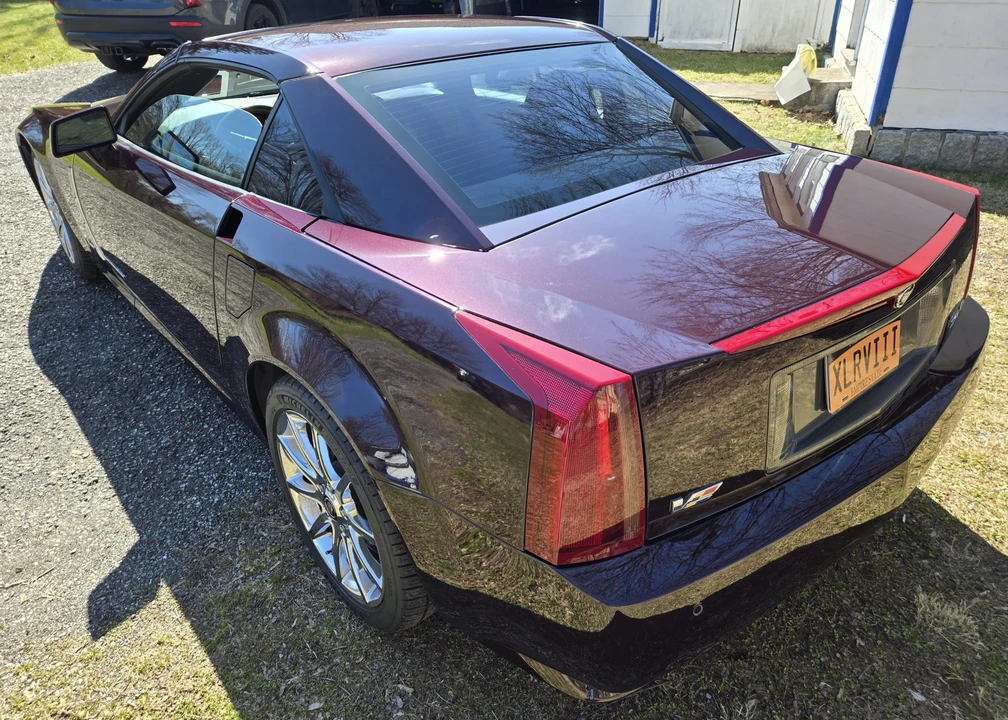 2009 Cadillac XLR-V - Image 10 of 31
