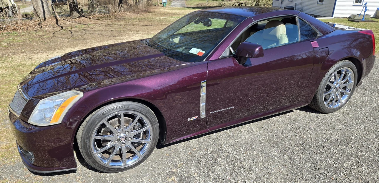 2009 Cadillac XLR-V - Image 6 of 31