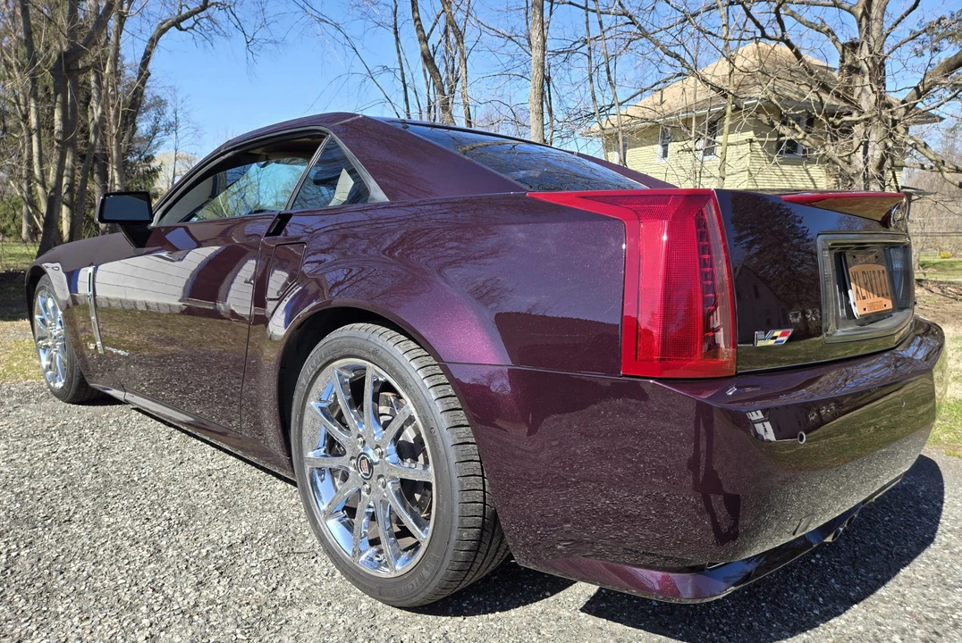 2009 Cadillac XLR-V - Image 7 of 31