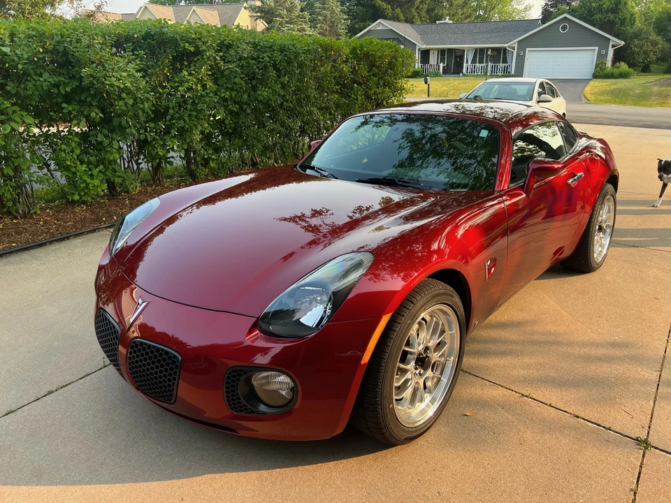 2009 Pontiac Solstice GXP - Image 2 of 31