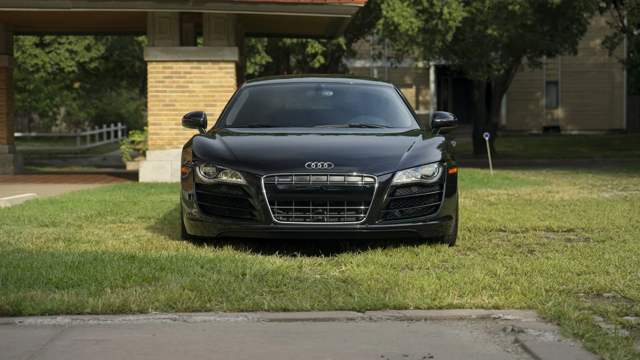 2010 Audi 42 R8 - Image 9 of 31