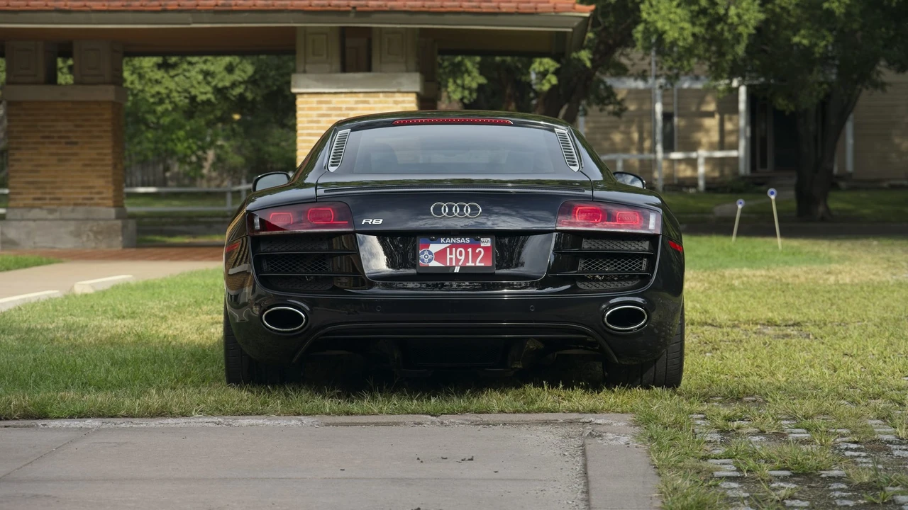 2010 Audi 42 R8 - Image 5 of 31
