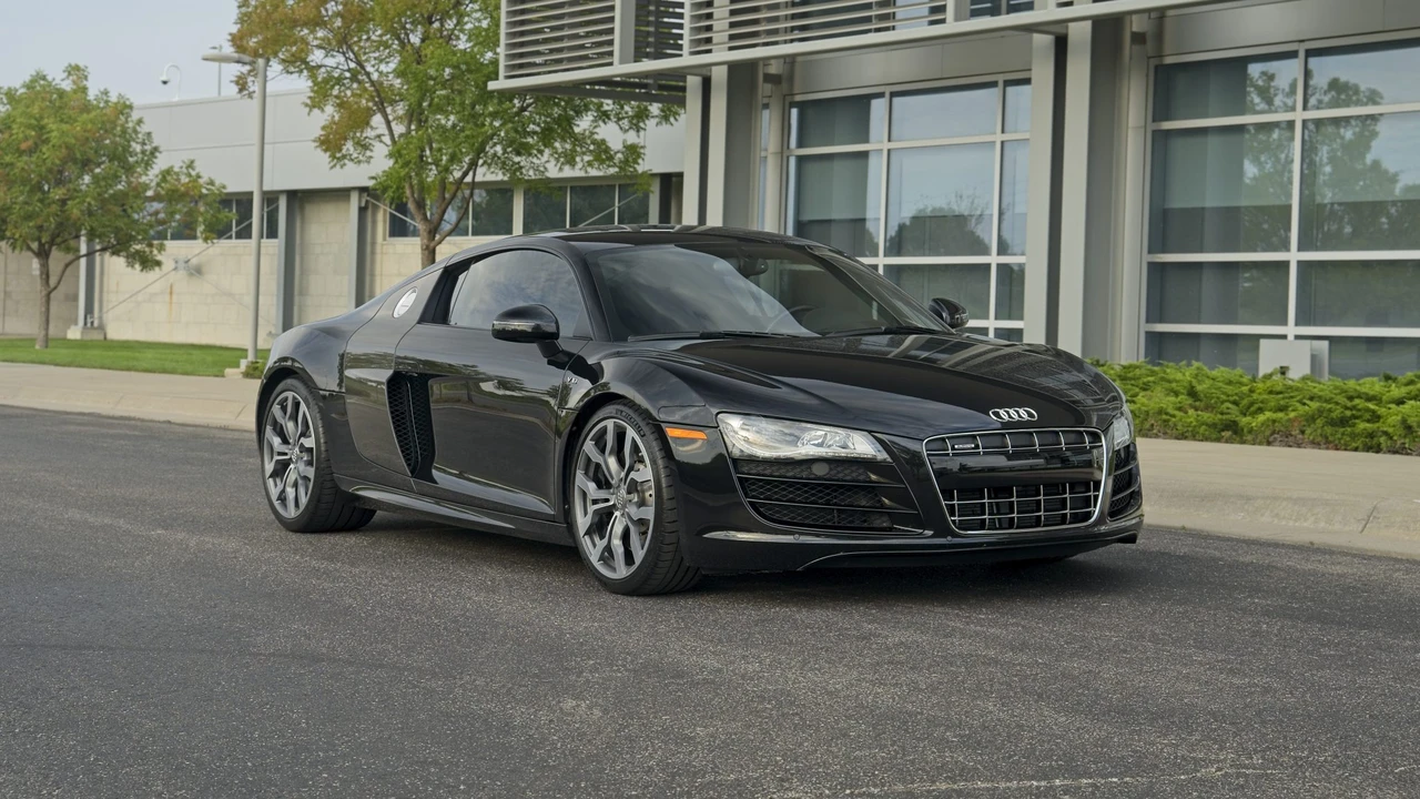 2010 Audi 42 R8 - Image 16 of 31