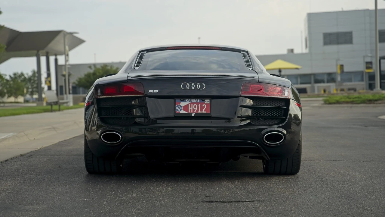 2010 Audi 42 R8 - Image 13 of 31