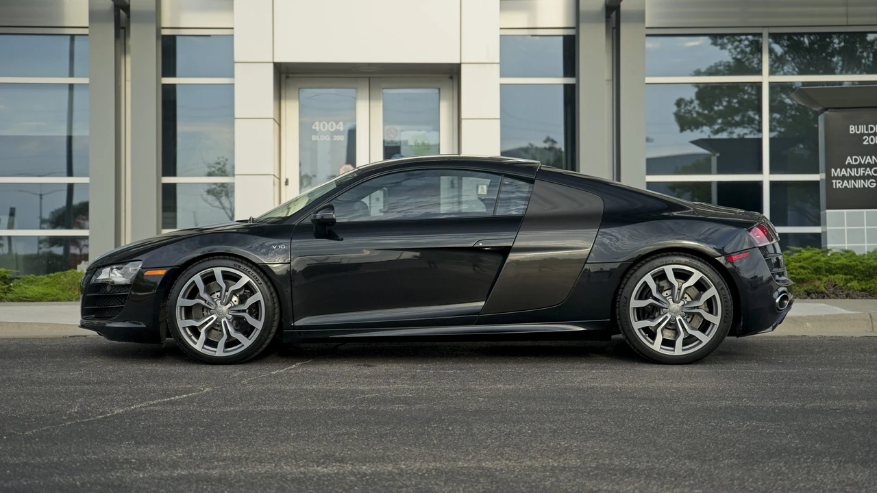 2010 Audi 42 R8 - Image 11 of 31