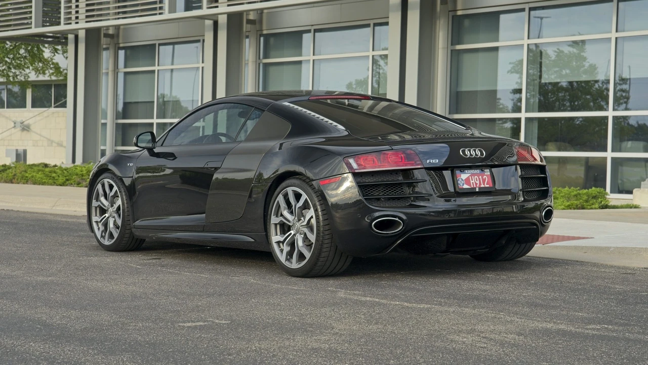 2010 Audi 42 R8 - Image 12 of 31