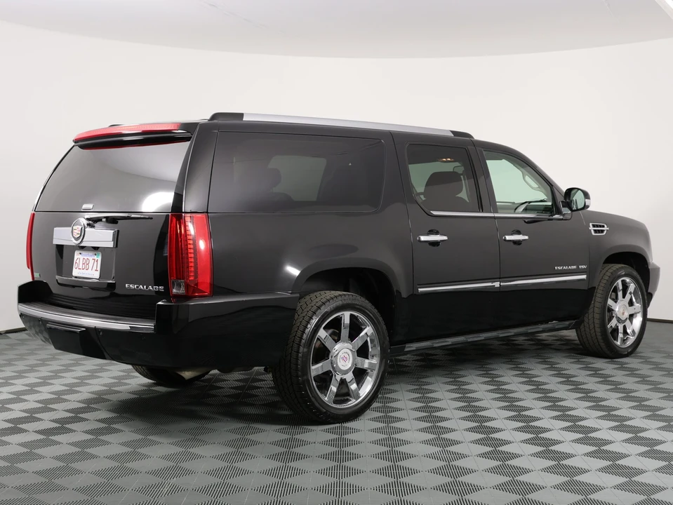 2010 Cadillac Escalade & EXT 3rd Gen - Image 7 of 31