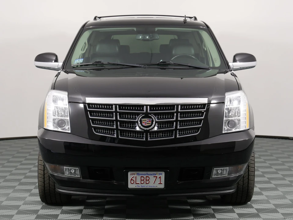 2010 Cadillac Escalade & EXT 3rd Gen - Image 4 of 31