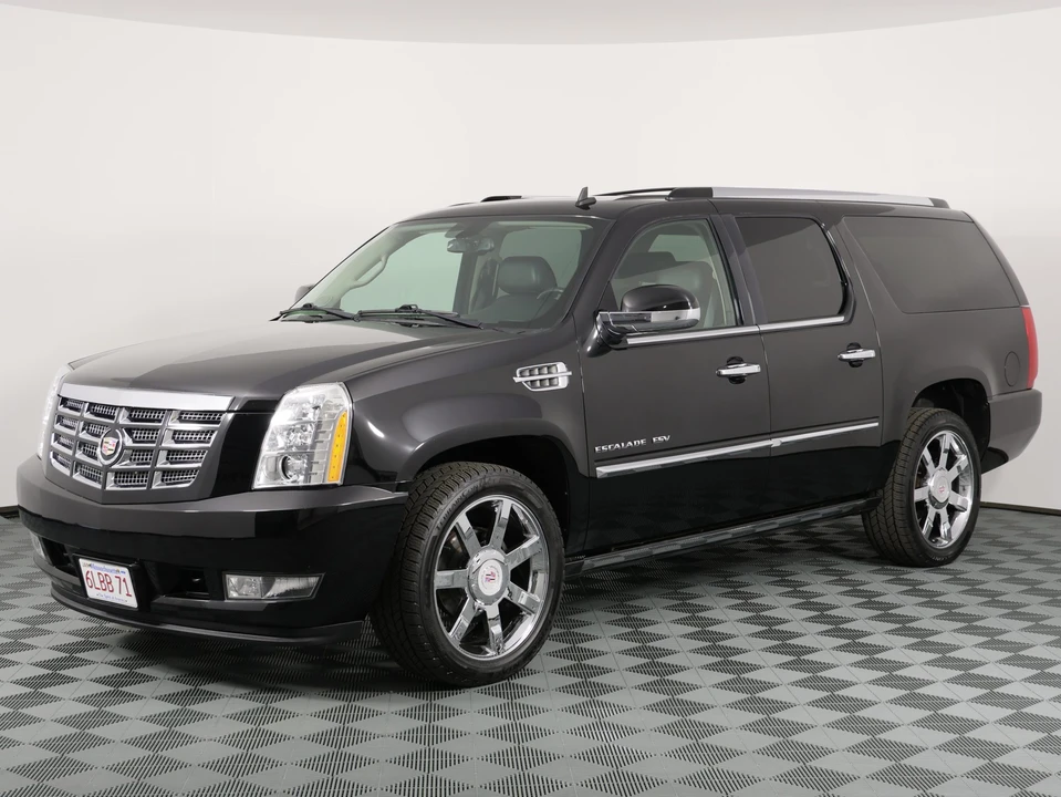 2010 Cadillac Escalade & EXT 3rd Gen - Image 3 of 31