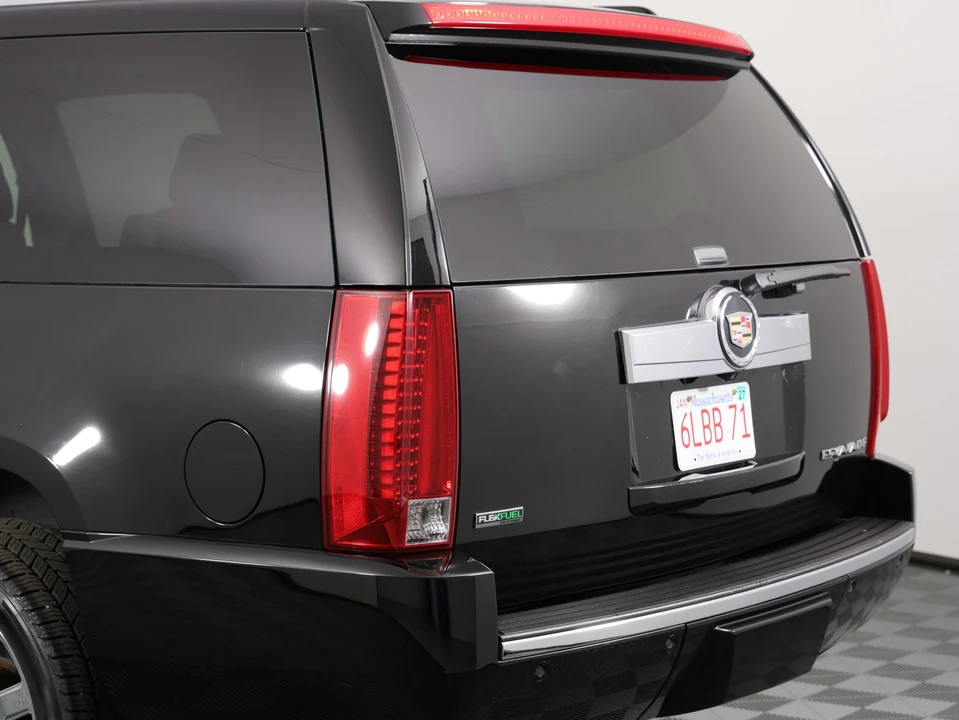 2010 Cadillac Escalade & EXT 3rd Gen - Image 26 of 31