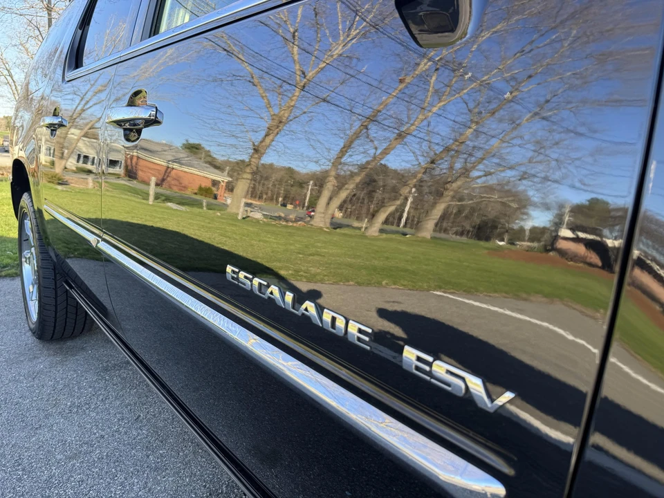 2010 Cadillac Escalade & EXT 3rd Gen - Image 14 of 31