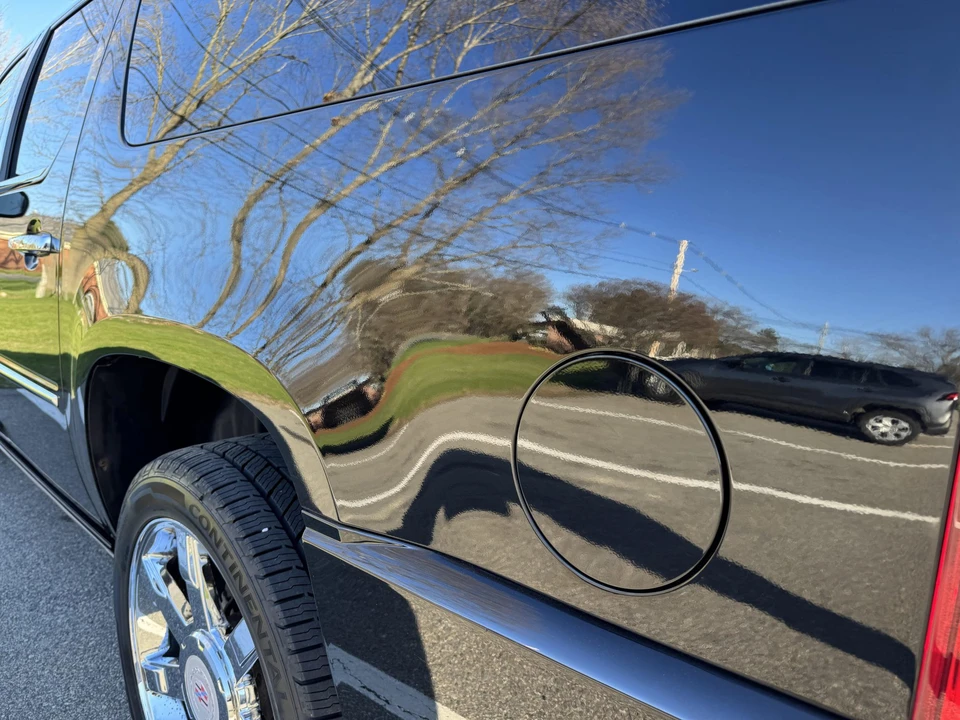 2010 Cadillac Escalade & EXT 3rd Gen - Image 28 of 31