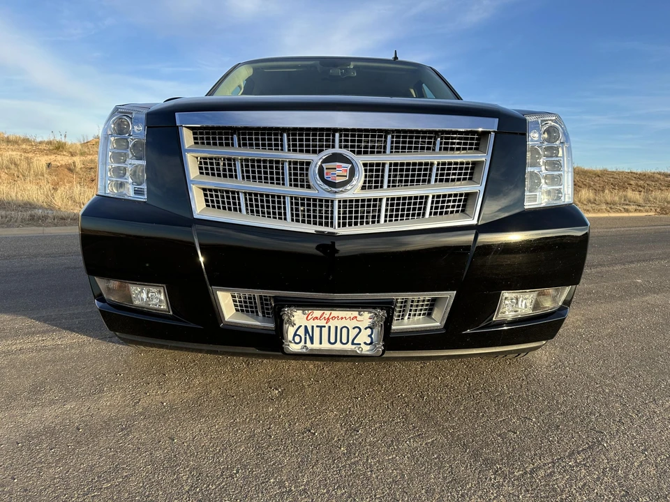 2011 Cadillac Escalade & EXT 3rd Gen - Image 7 of 31