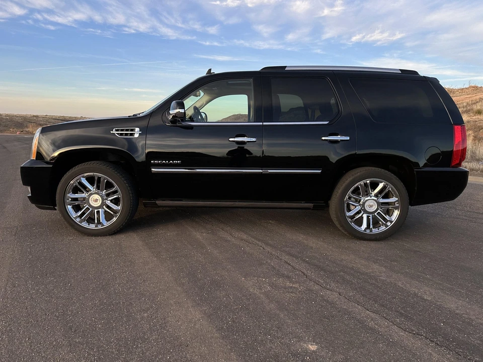 2011 Cadillac Escalade & EXT 3rd Gen - Image 19 of 31