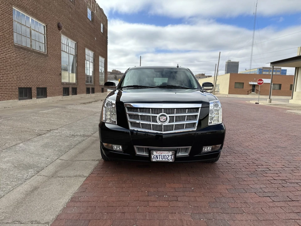 2011 Cadillac Escalade & EXT 3rd Gen - Image 6 of 31