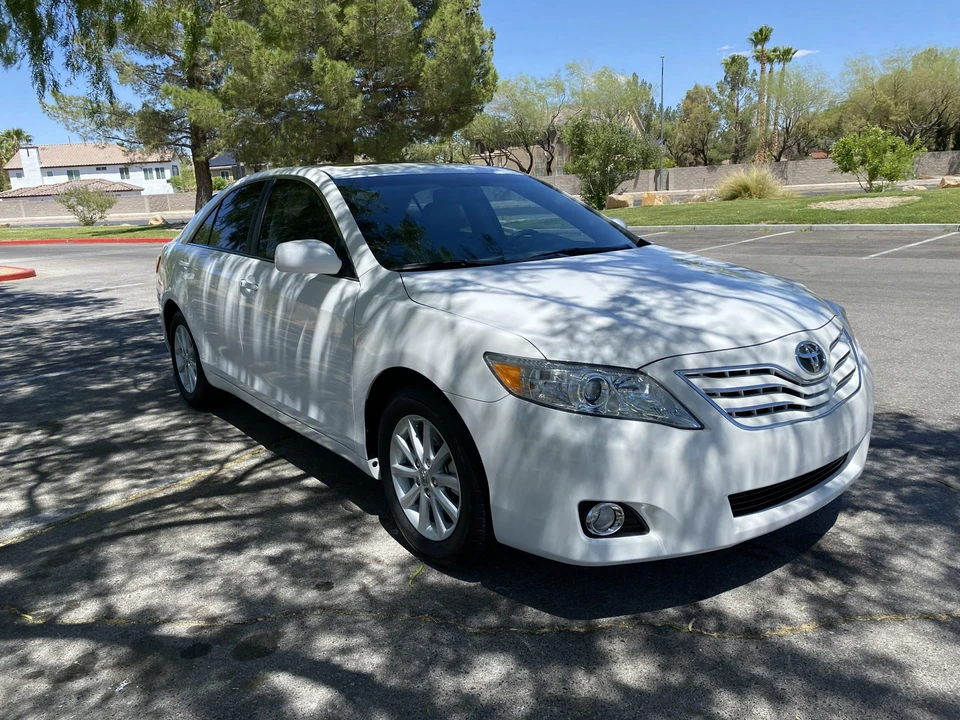 2011 Toyota Camry 6th Gen - Image 11 of 31