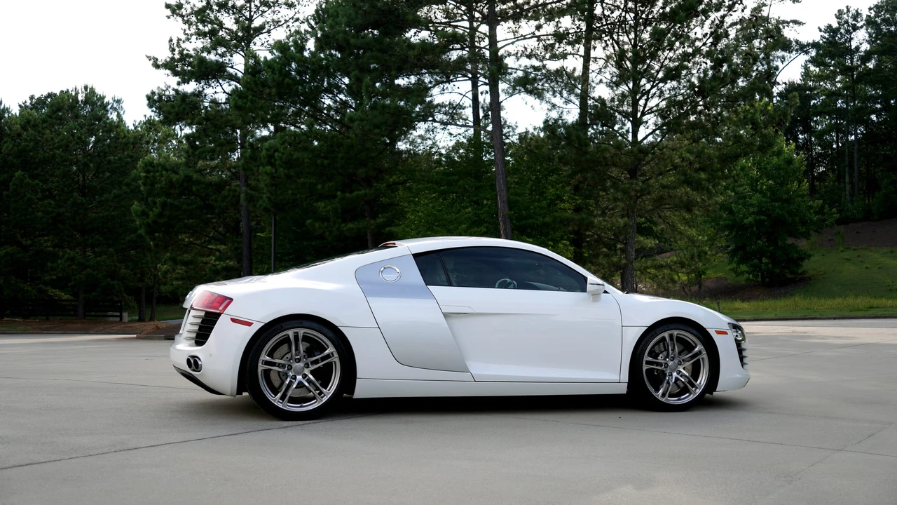 2012 Audi 42 R8 - Image 8 of 31