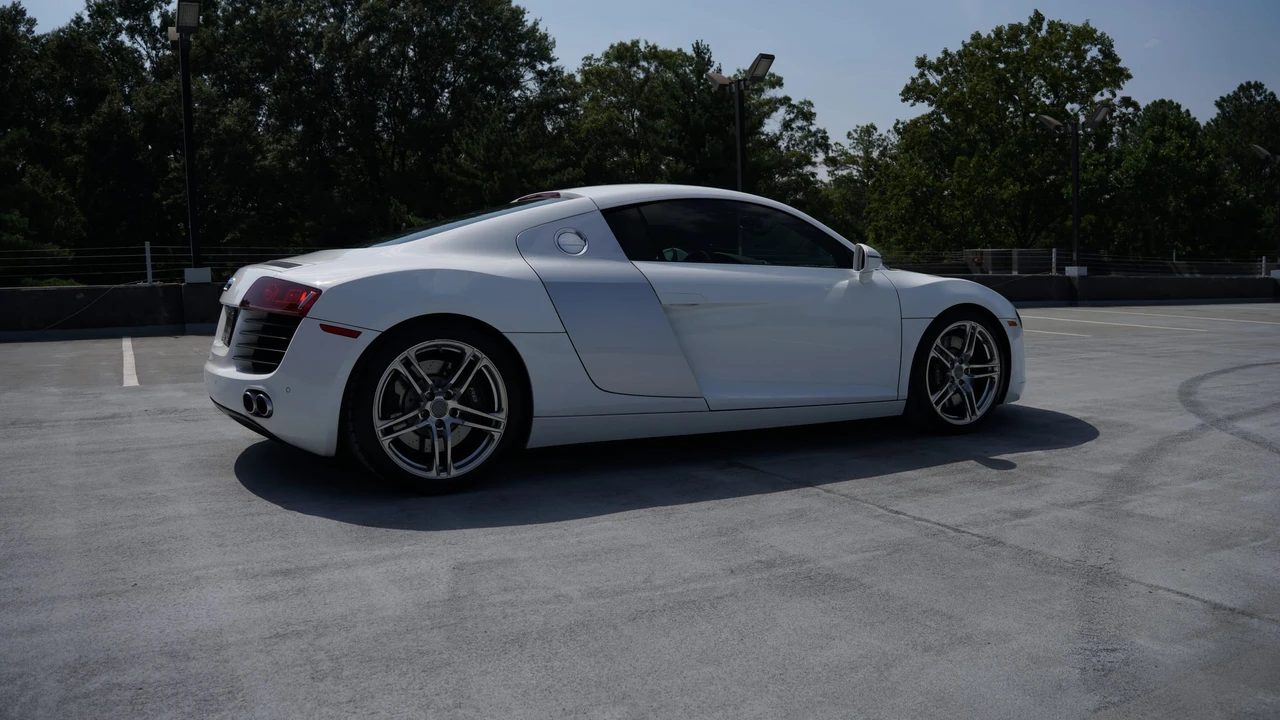 2012 Audi 42 R8 - Image 28 of 31
