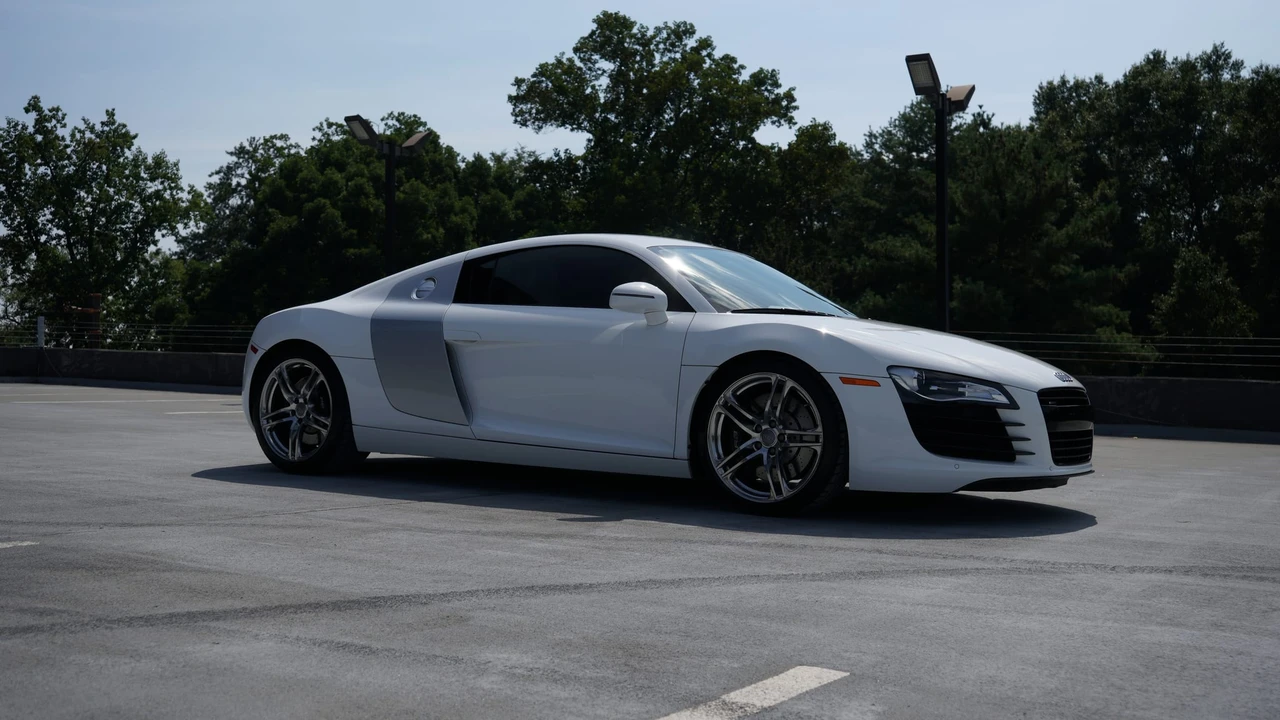 2012 Audi 42 R8 - Image 27 of 31