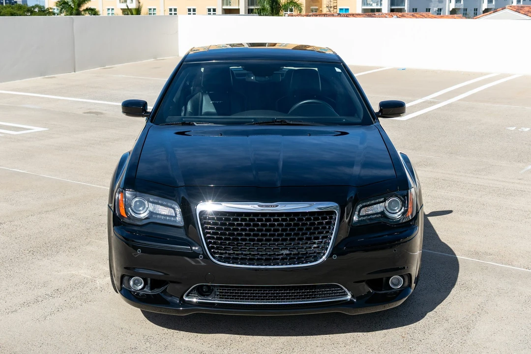 2012 Chrysler 300 (2005-2023) - Image 4 of 31