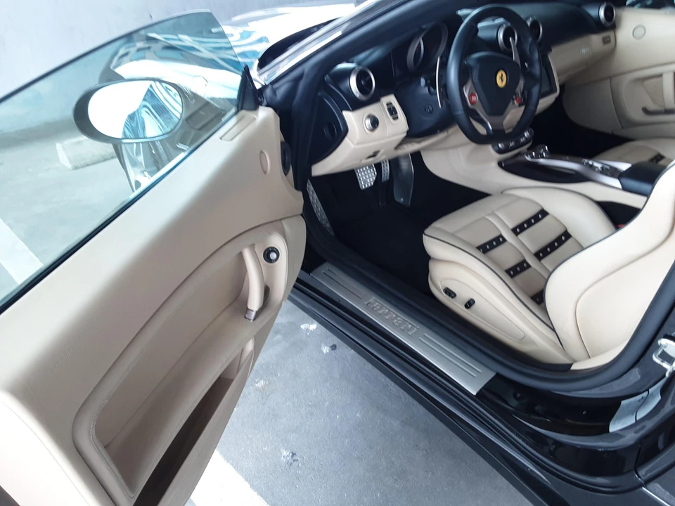 2012 Ferrari California - Image 26 of 31