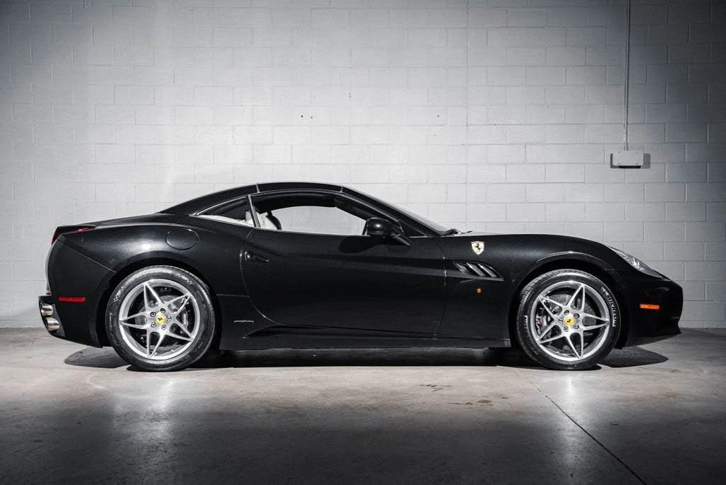 2012 Ferrari California - Image 9 of 31