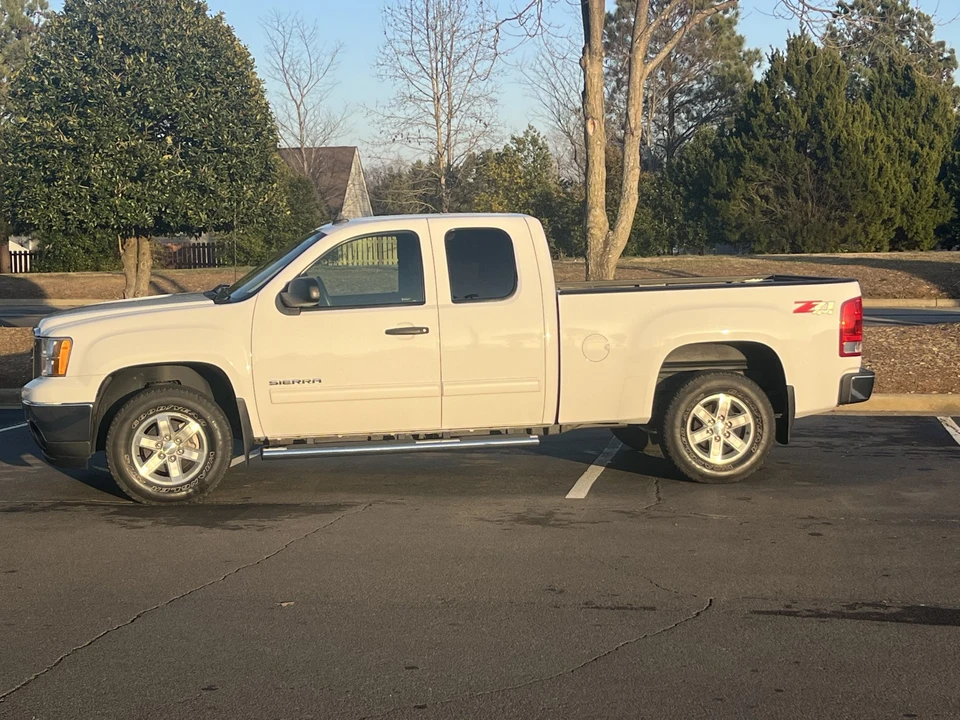 2012 GMC Sierra 3rd Gen - Image 3 of 31