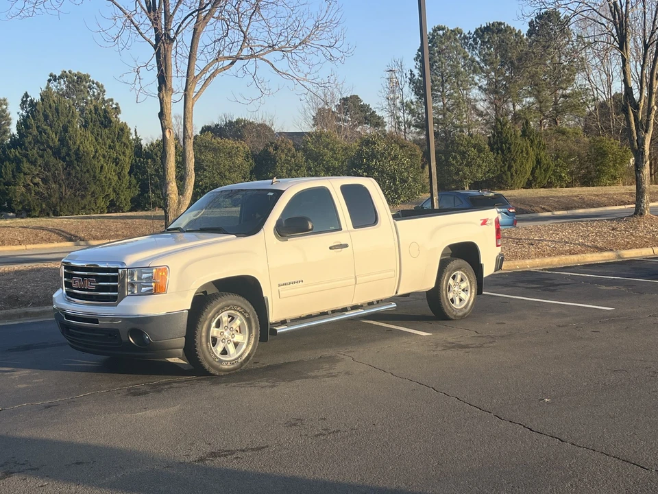 2012 GMC Sierra 3rd Gen - Image 2 of 31