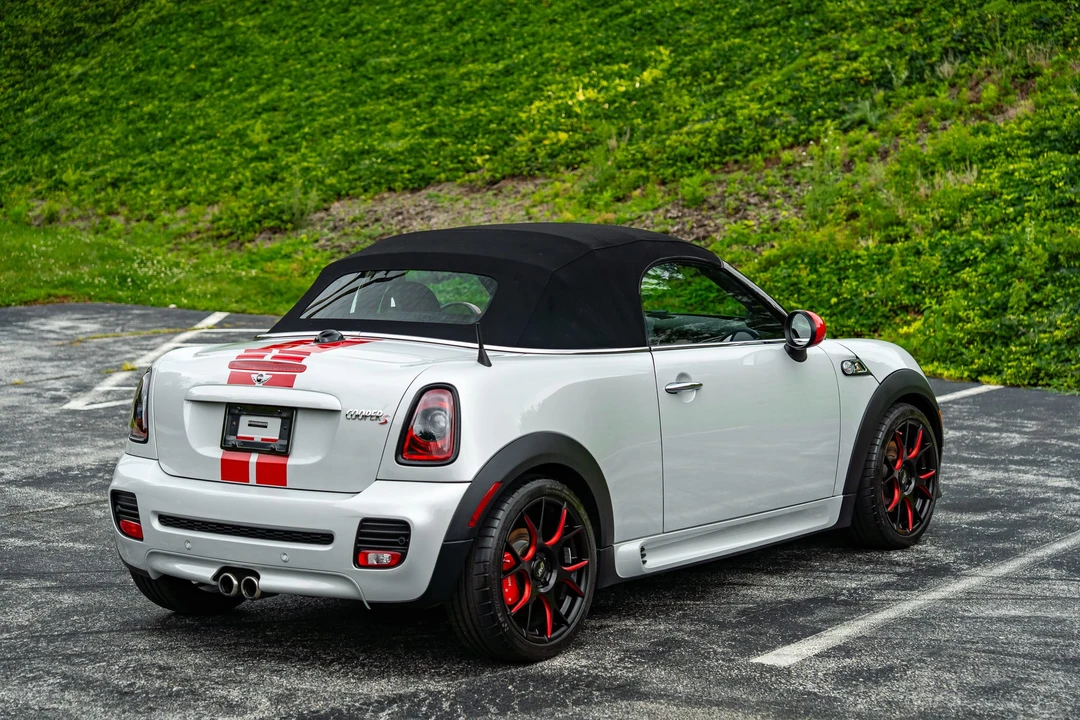 2012 Mini Coupe & Roadster - Image 29 of 31