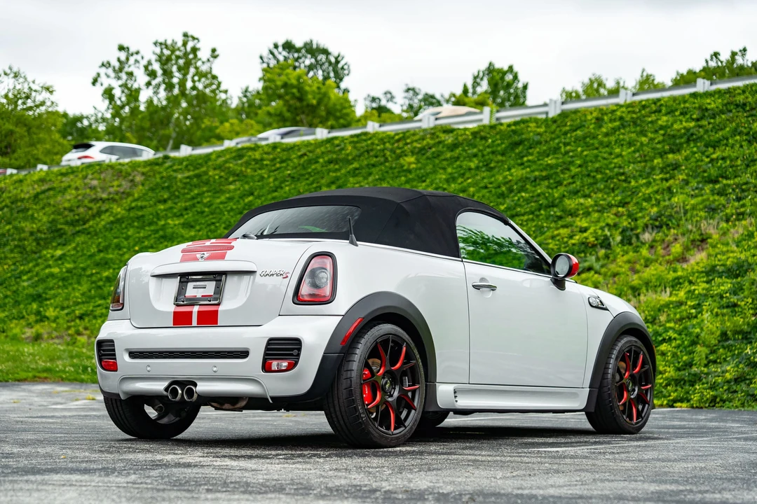 2012 Mini Coupe & Roadster - Image 28 of 31