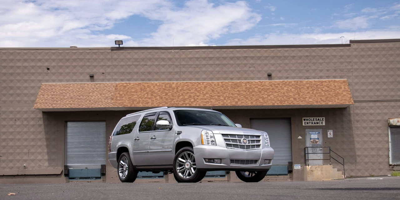 2013 Cadillac Escalade & EXT 3rd Gen - Image 18 of 31